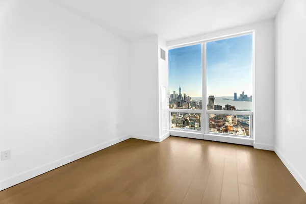 $17,900 | 15 Hudson Yards, Unit 38C | Hudson Yards