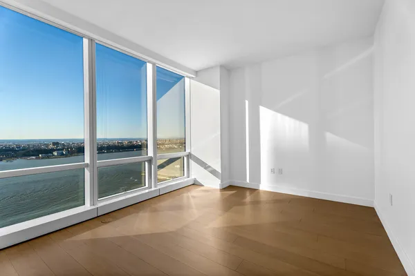$17,900 | 15 Hudson Yards, Unit 38C | Hudson Yards