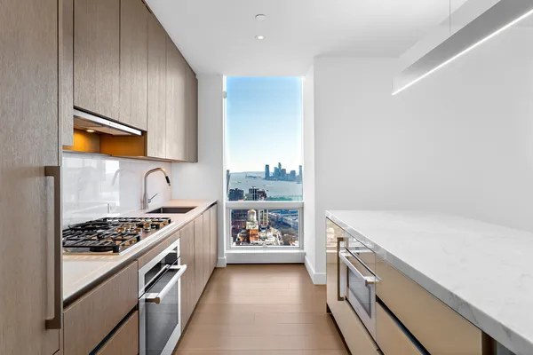 $17,900 | 15 Hudson Yards, Unit 38C | Hudson Yards