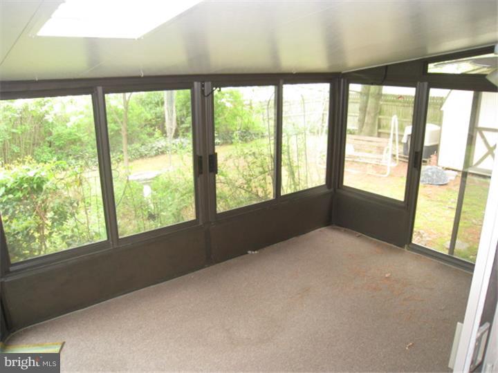 16 Warwick Road Stratford, NJ 08084 - Photo 9 of 16