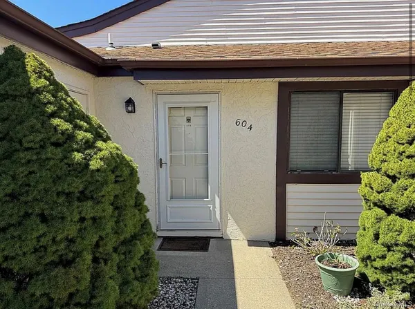 $449,999 | 604 Gotham Drive, St. James, NY 11780