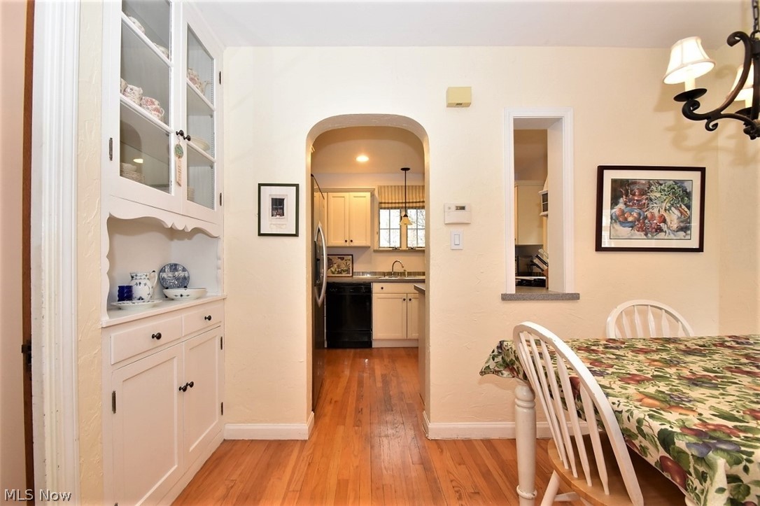2584 Charney Road Cleveland, OH 44118 - Photo 9 of 24 Gallery Image 9