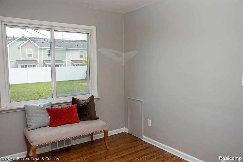 21260 Ridgedale Street Oak Park, MI 48237 - Photo 19 of 23