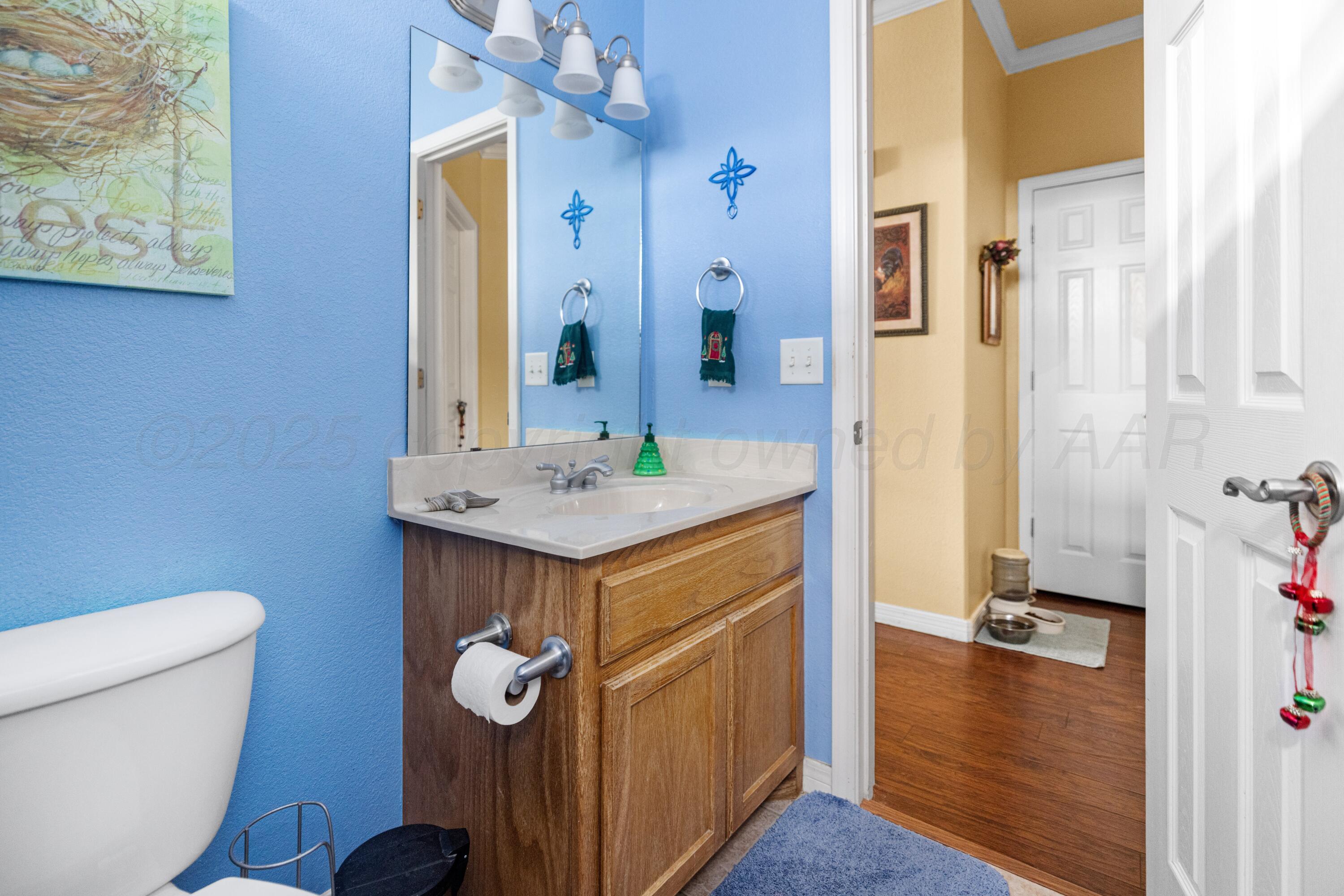 6200 Pans Street Amarillo, TX 79118 - Photo 15 of 29 Guest bathroom