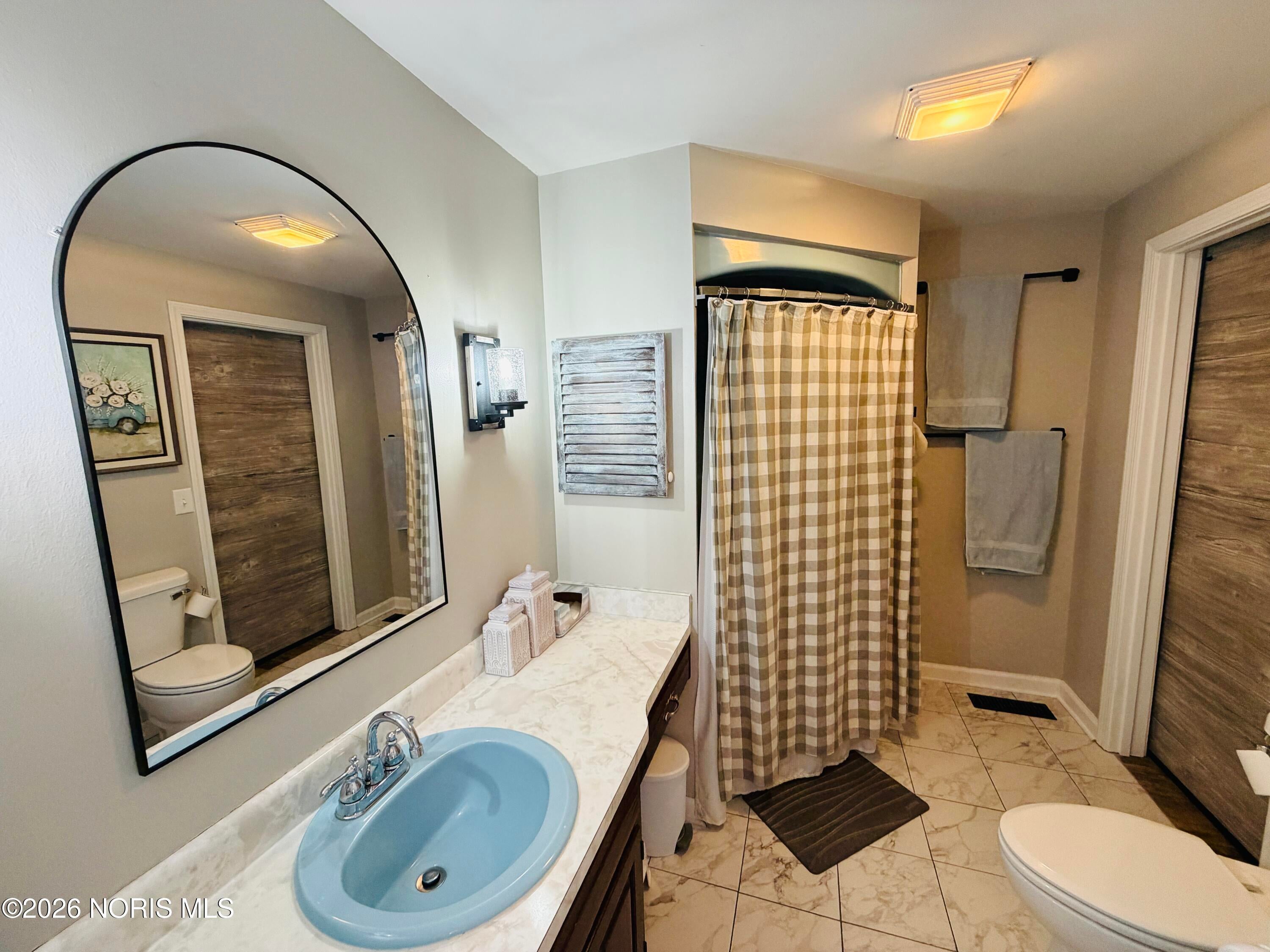 4463 Glenburg Road Defiance, OH 43512 - Photo 24 of 38 Full Bath on Main Floor