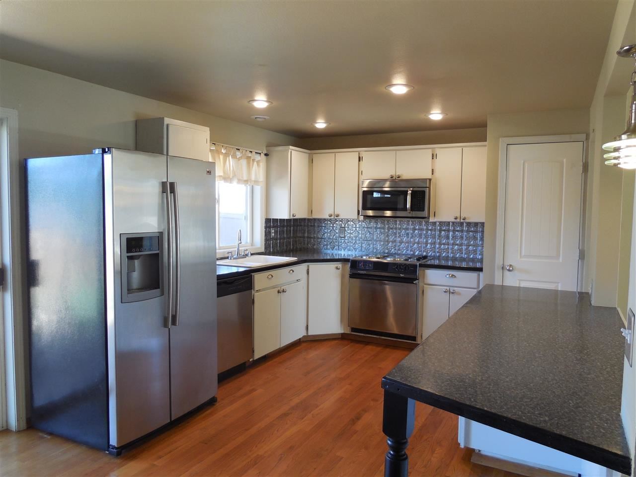 527 East Midway Road Colbert, WA 99005 - Photo 7 of 20