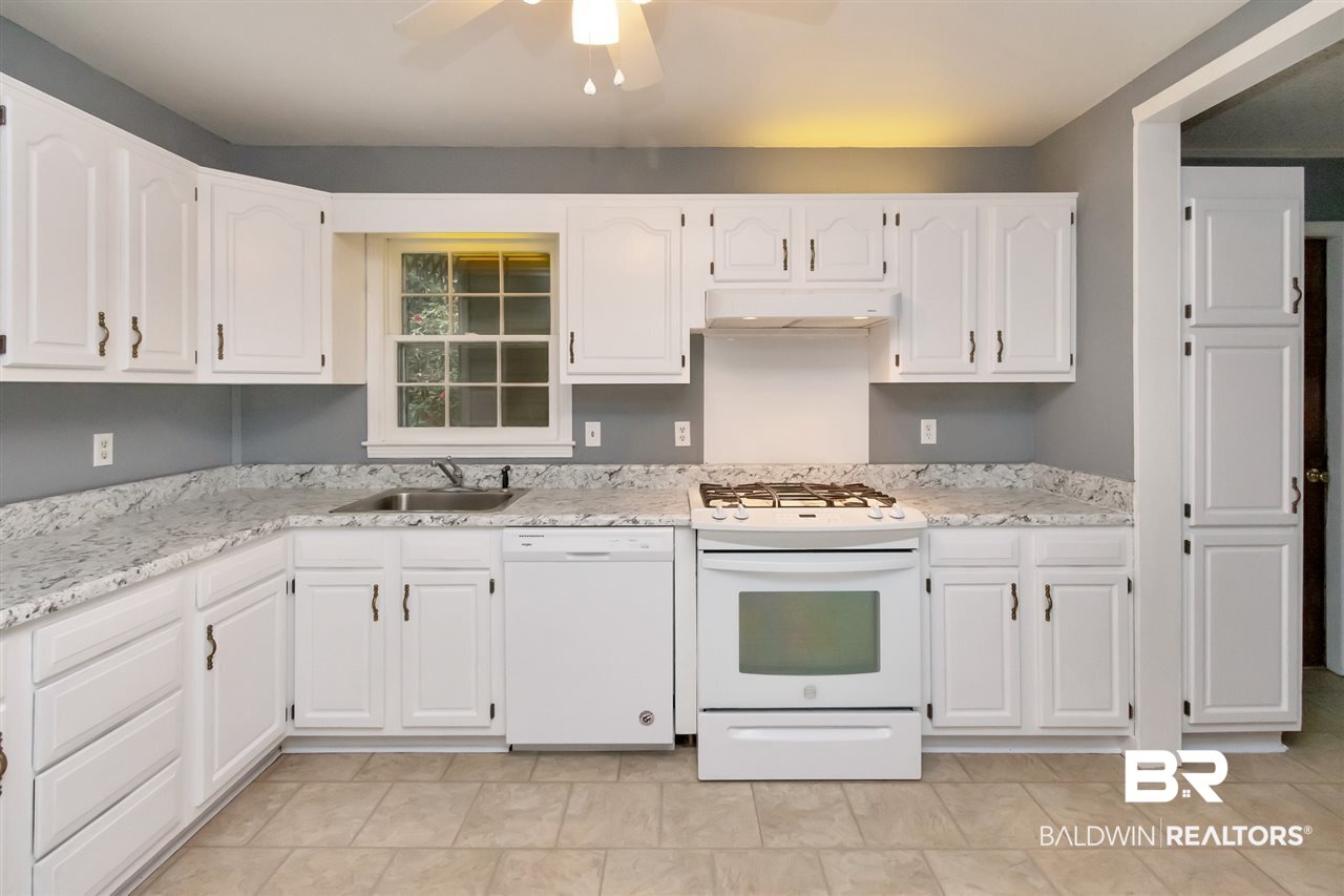 402 Coventry Way Mobile, AL 36606 - Photo 22 of 39