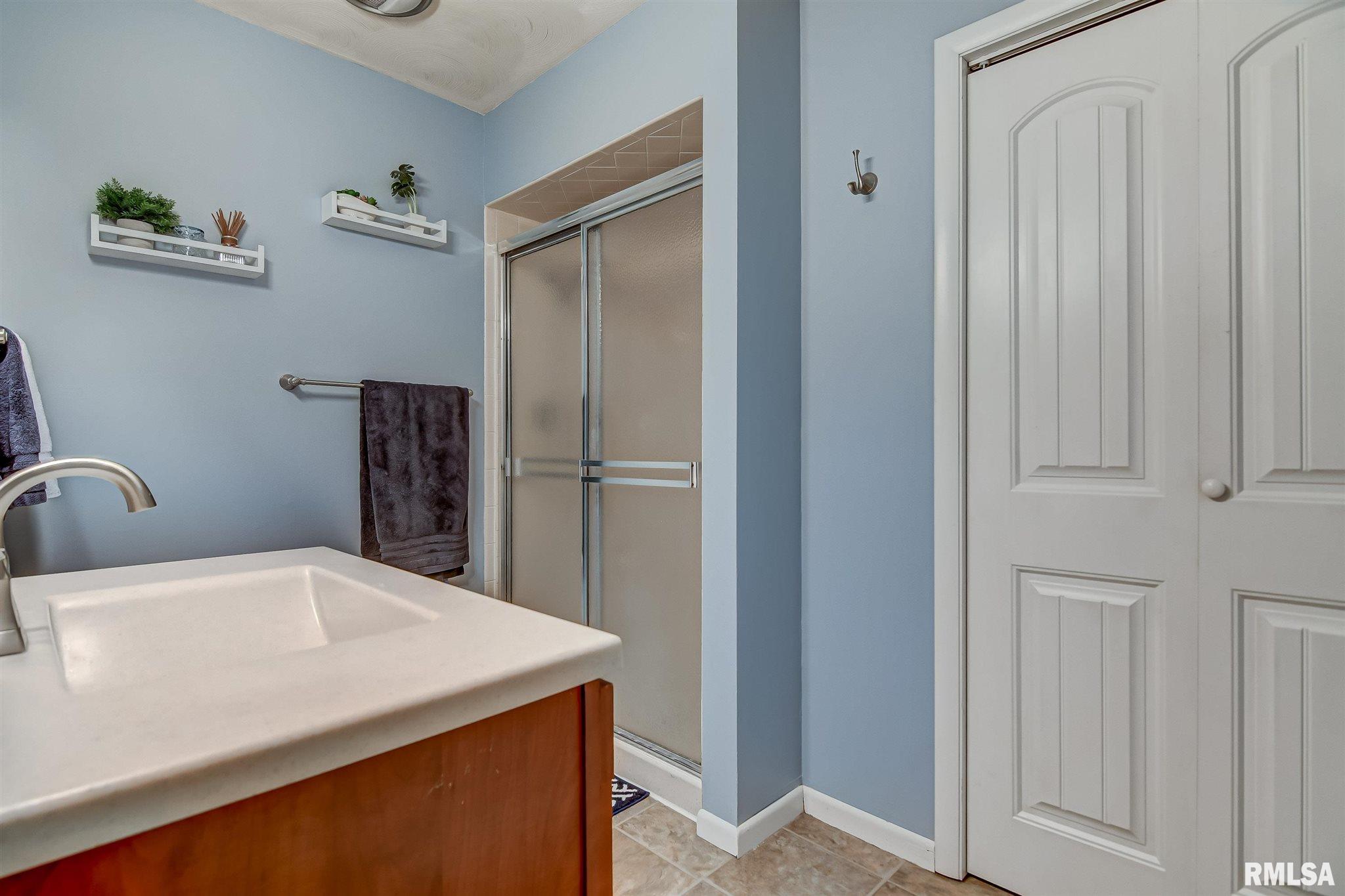 1812 East Hazel Dell Road Springfield, IL 62703 - Photo 15 of 37 Gallery Image 15