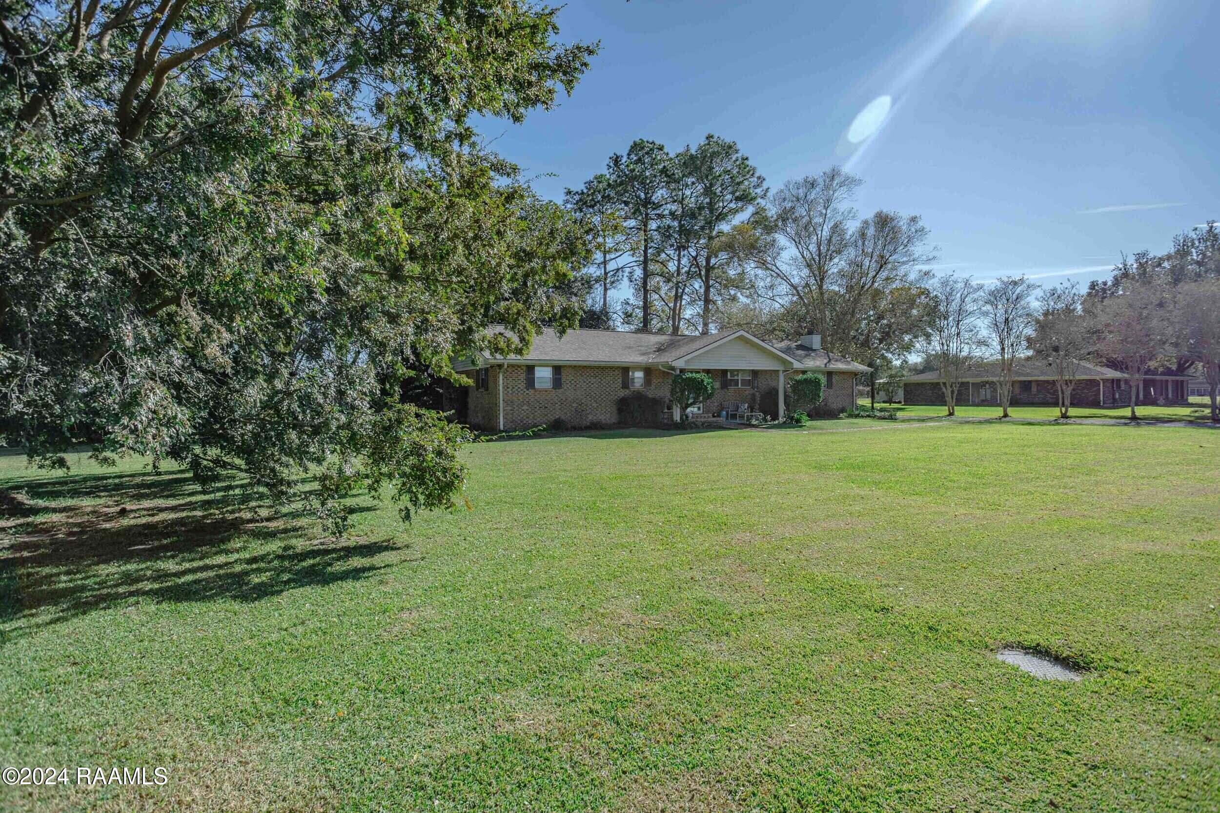 8704 church point hwy -23
