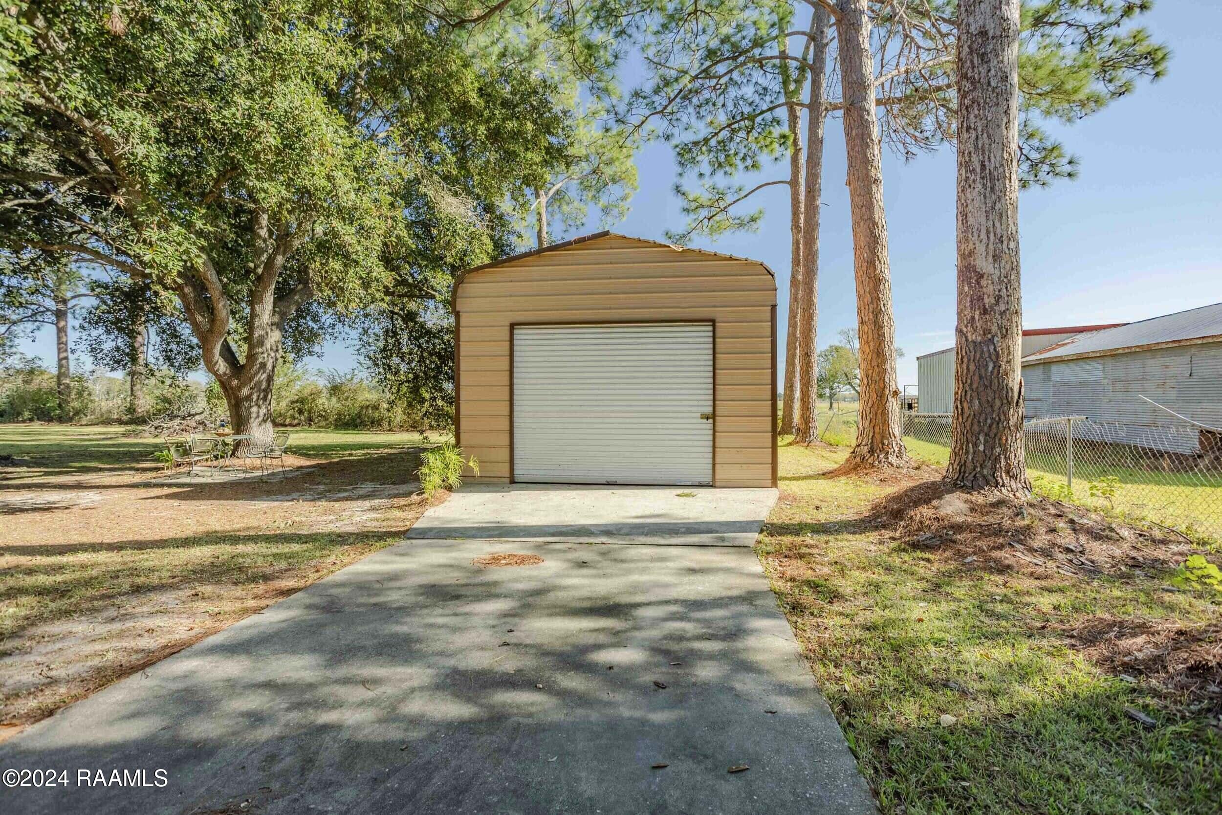 8704 church point hwy -34