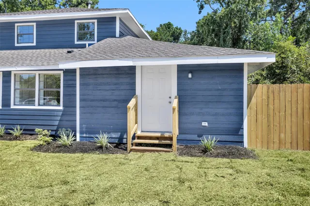 $1,000 | 16016 Green Manor Drive, Unit B, Humble, TX 77396