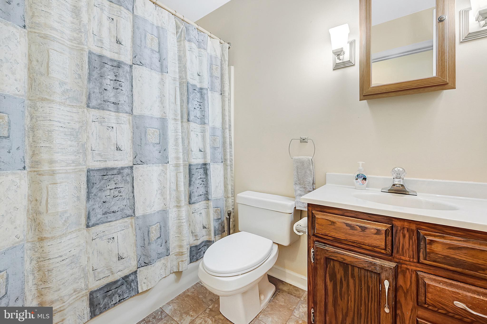 307 Chambers Ridge, Unit 307 York, PA 17402 - Photo 22 of 29 Full bath