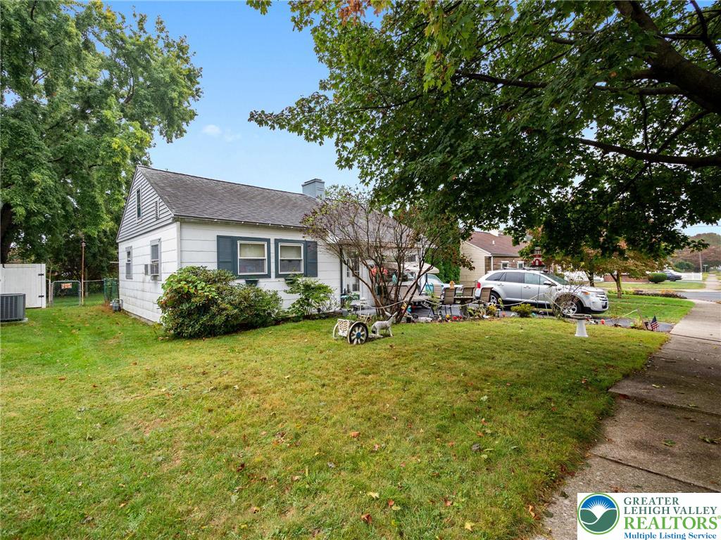1710 North Boulevard Bethlehem, PA 18017 - Photo 12 of 45