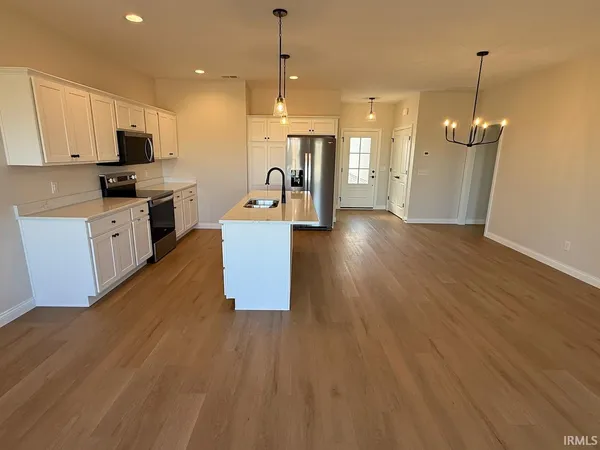 $270,000 | 1628 Theo Drive, Unit 1, Evansville, IN 47711