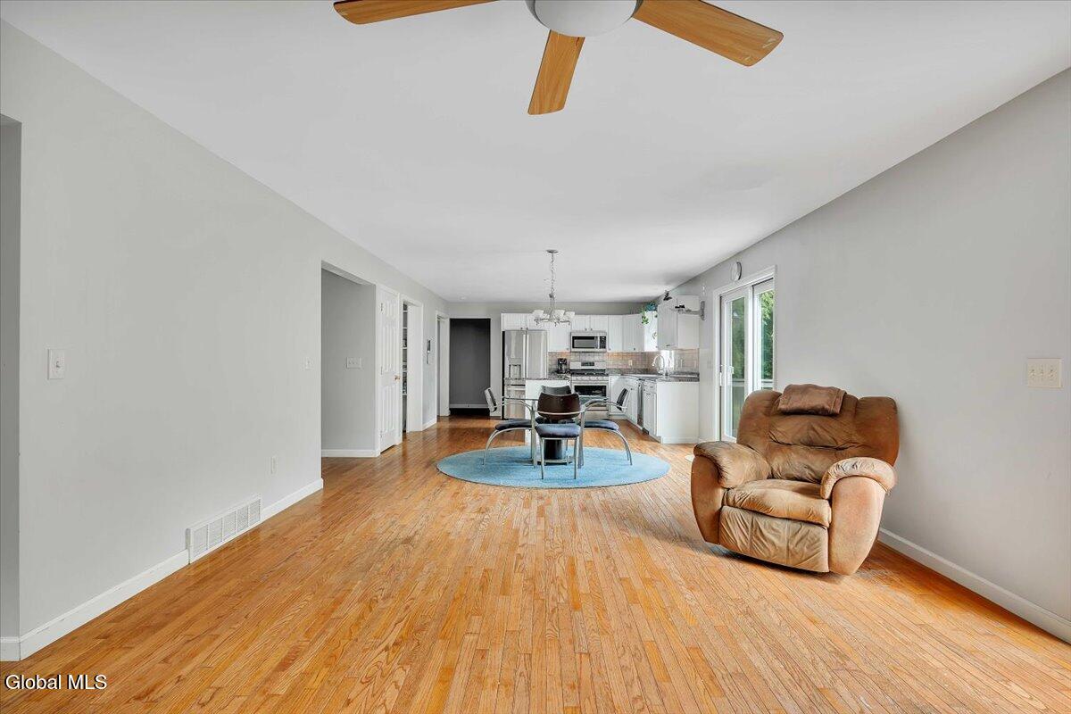 727 Riverview Road Rexford, NY 12148 - Photo 12 of 47 10-P1473297