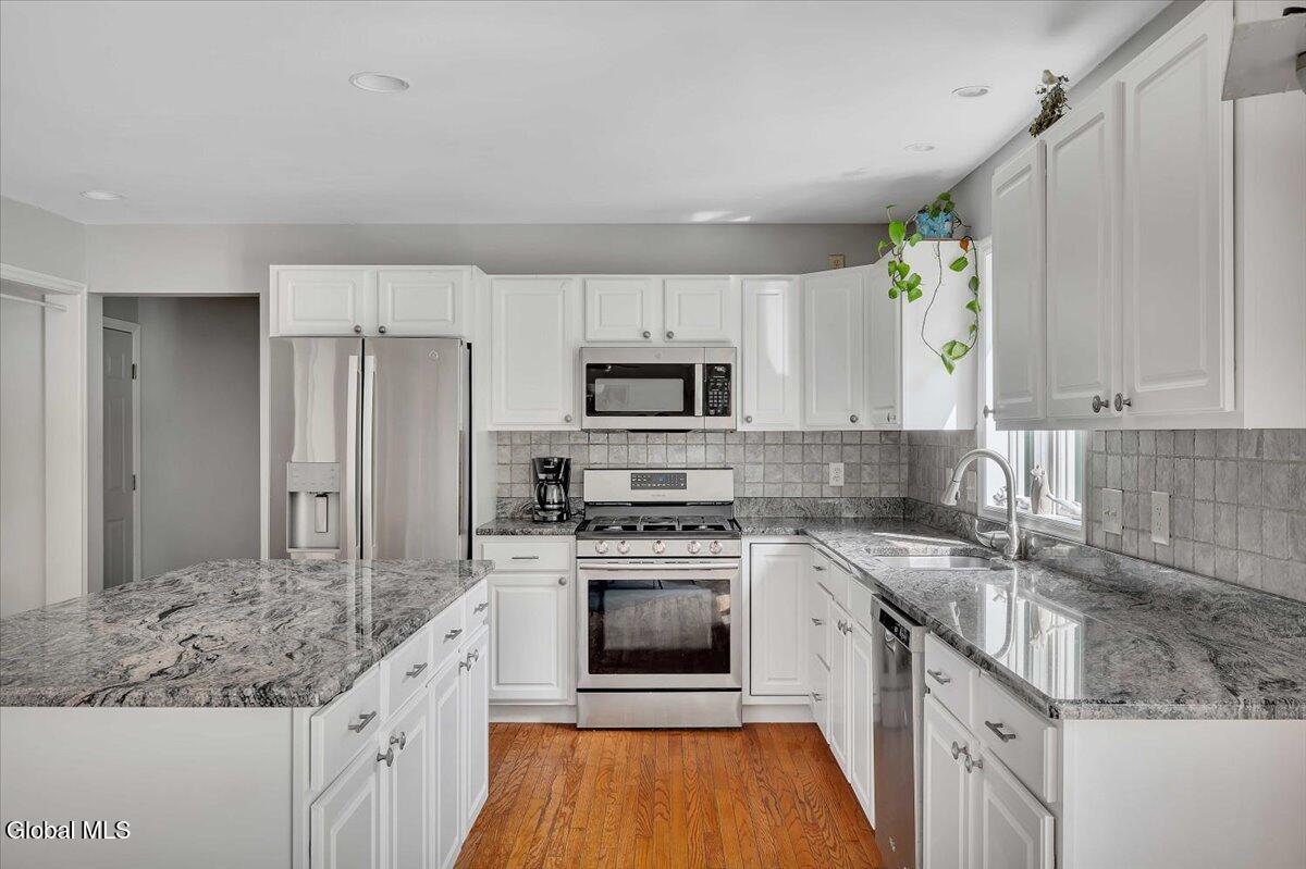 727 Riverview Road Rexford, NY 12148 - Photo 7 of 47 15-P1473333