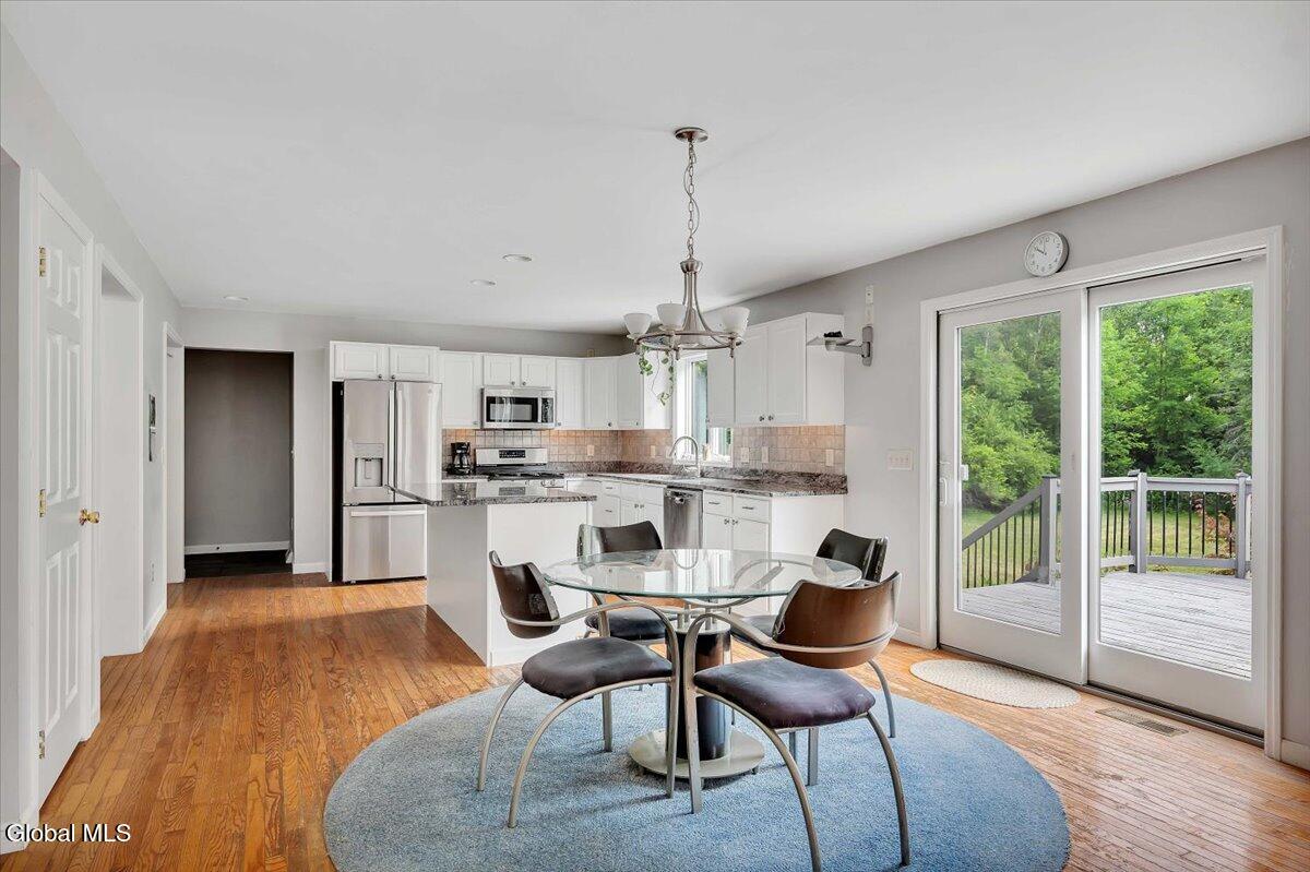 727 Riverview Road Rexford, NY 12148 - Photo 10 of 47 11-P1473303