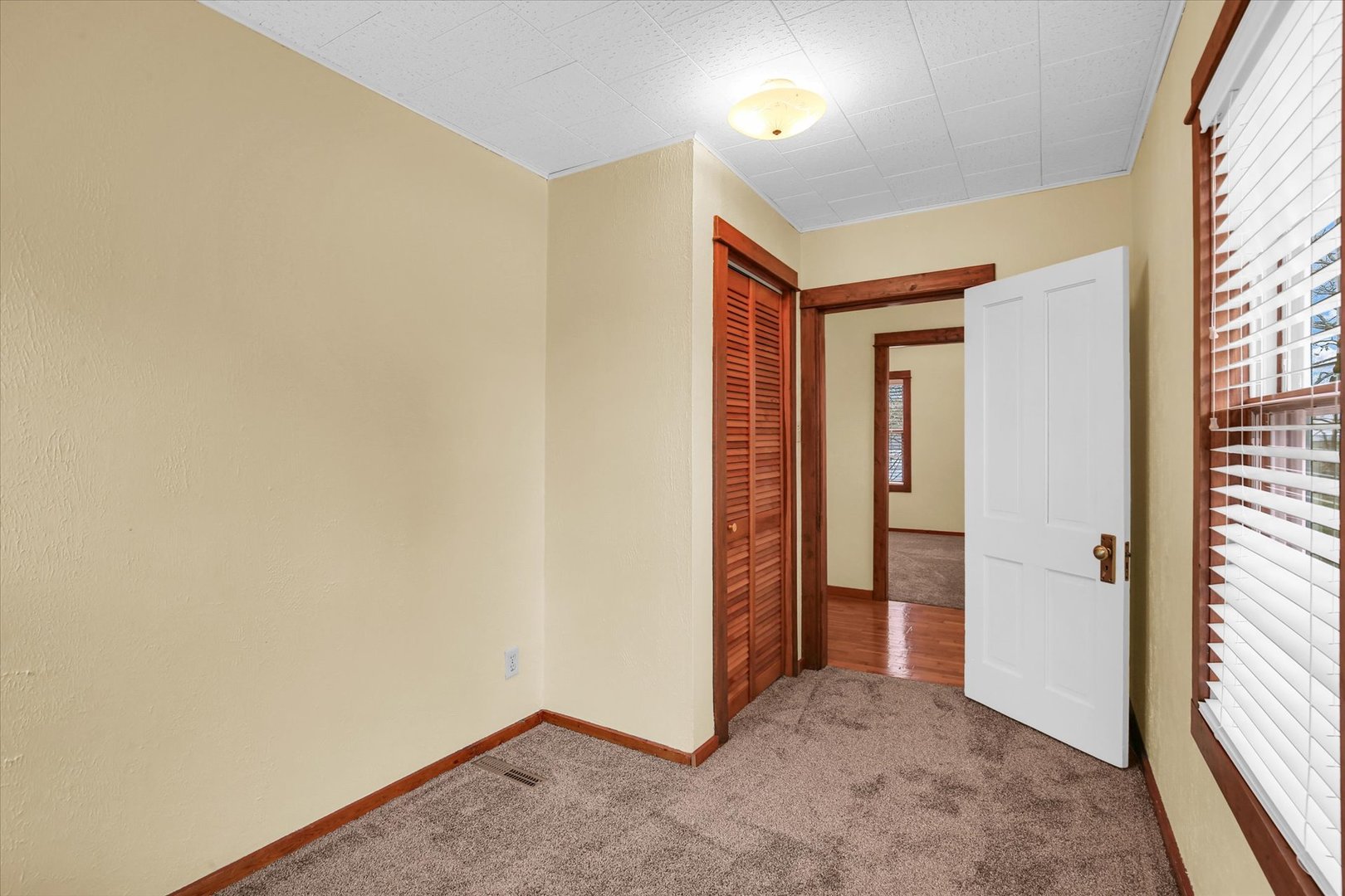 112 North Front Street Sadorus, IL 61872 - Photo 27 of 44