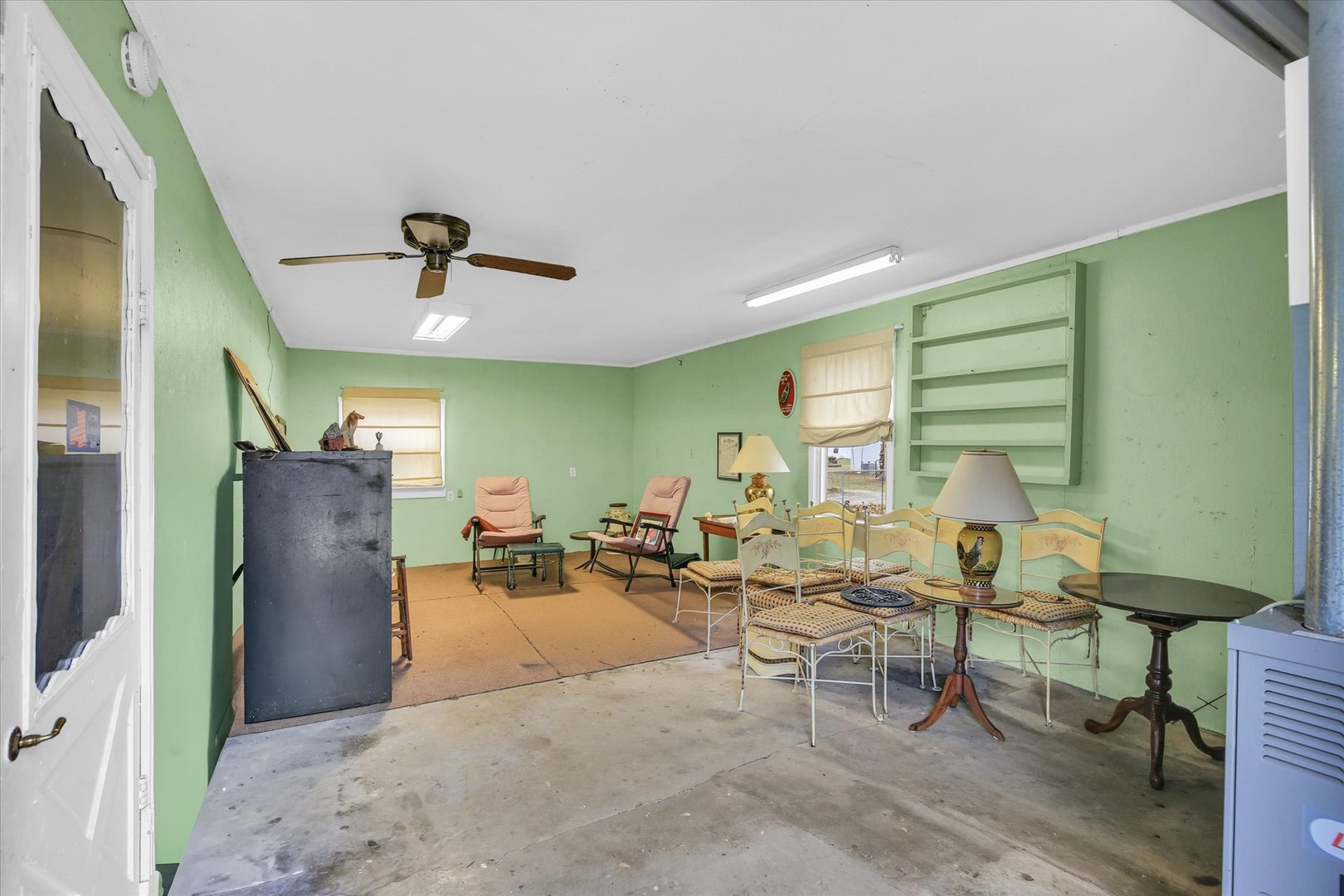 112 North Front Street Sadorus, IL 61872 - Photo 36 of 44 a living room with furniture