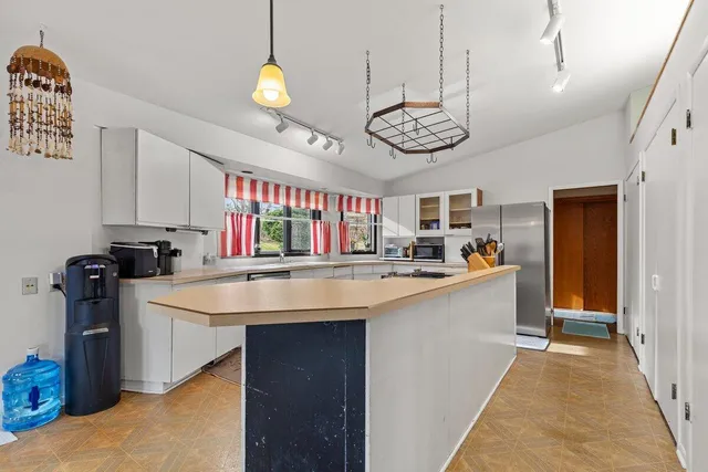 $555,000 | 727 Browning Circle, Oconomowoc, WI 53066