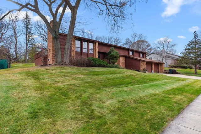 $555,000 | 727 Browning Circle, Oconomowoc, WI 53066