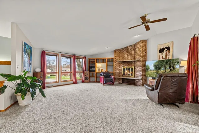 $555,000 | 727 Browning Circle, Oconomowoc, WI 53066