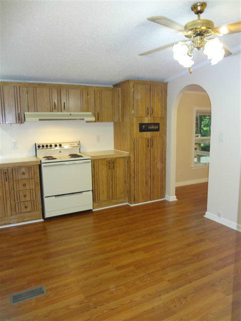 235 Beacon Hill Road Vinton, VA 24179 - Photo 9 of 35 DSC00852