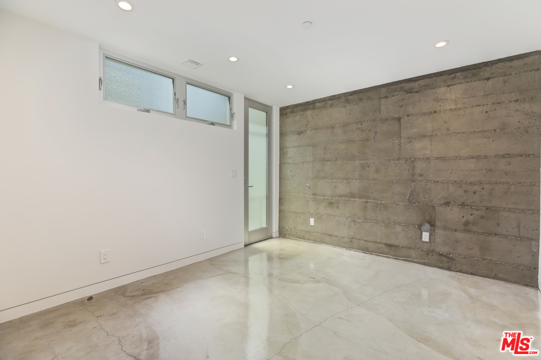 806 Brooks Avenue Venice, CA 90291 - Photo 22 of 29