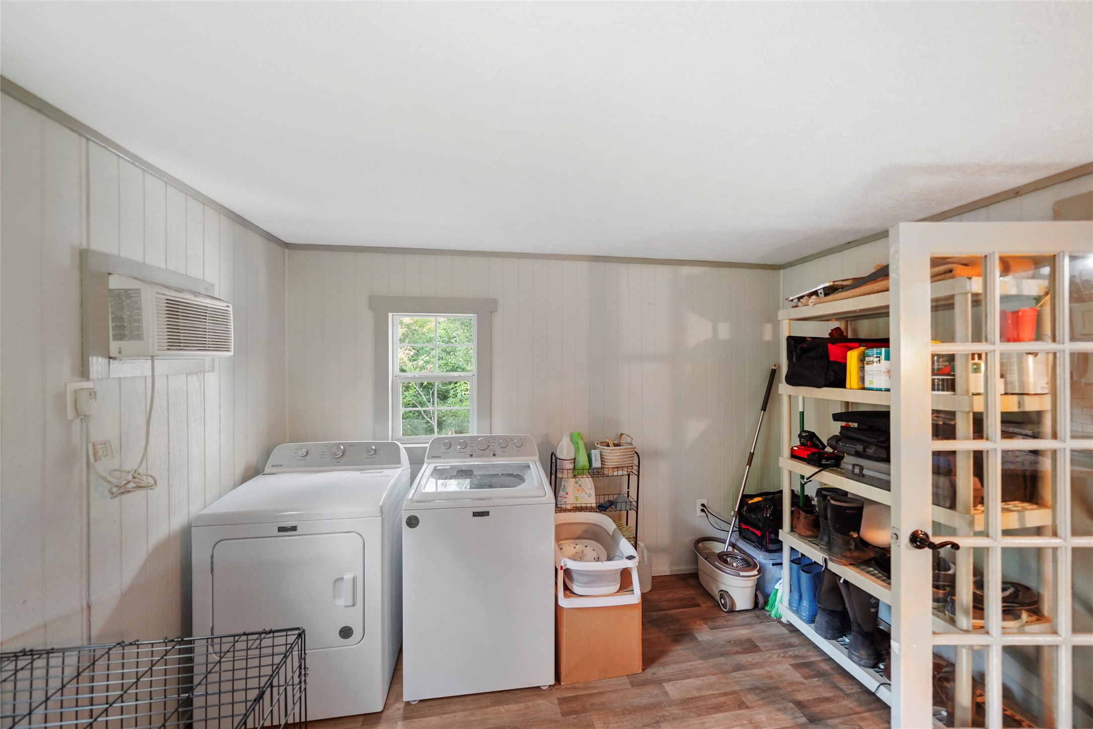 7477 Hidden Acres Drive Cleveland, TX 77328 - Photo 21 of 31 a room with a bed and a book shelf