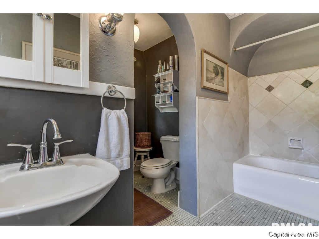 1919 South Bates Springfield, IL 62704 - Photo 19 of 25