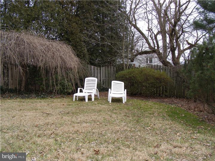 626 Manchester Road Norristown, PA 19403 - Photo 24 of 25 Exterior Side