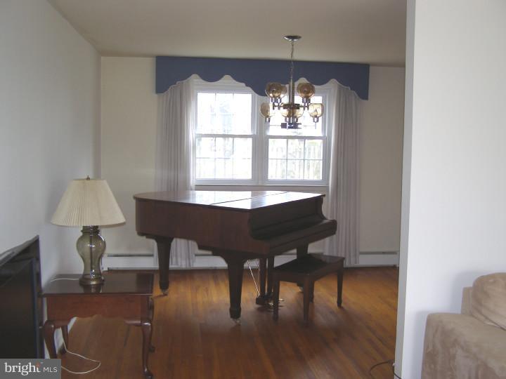 626 Manchester Road Norristown, PA 19403 - Photo 8 of 25 Dining Room