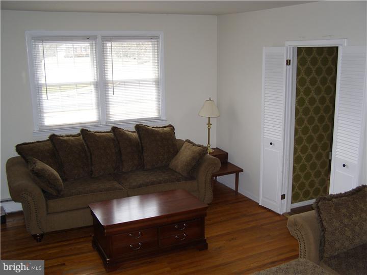 626 Manchester Road Norristown, PA 19403 - Photo 9 of 25 Family Room