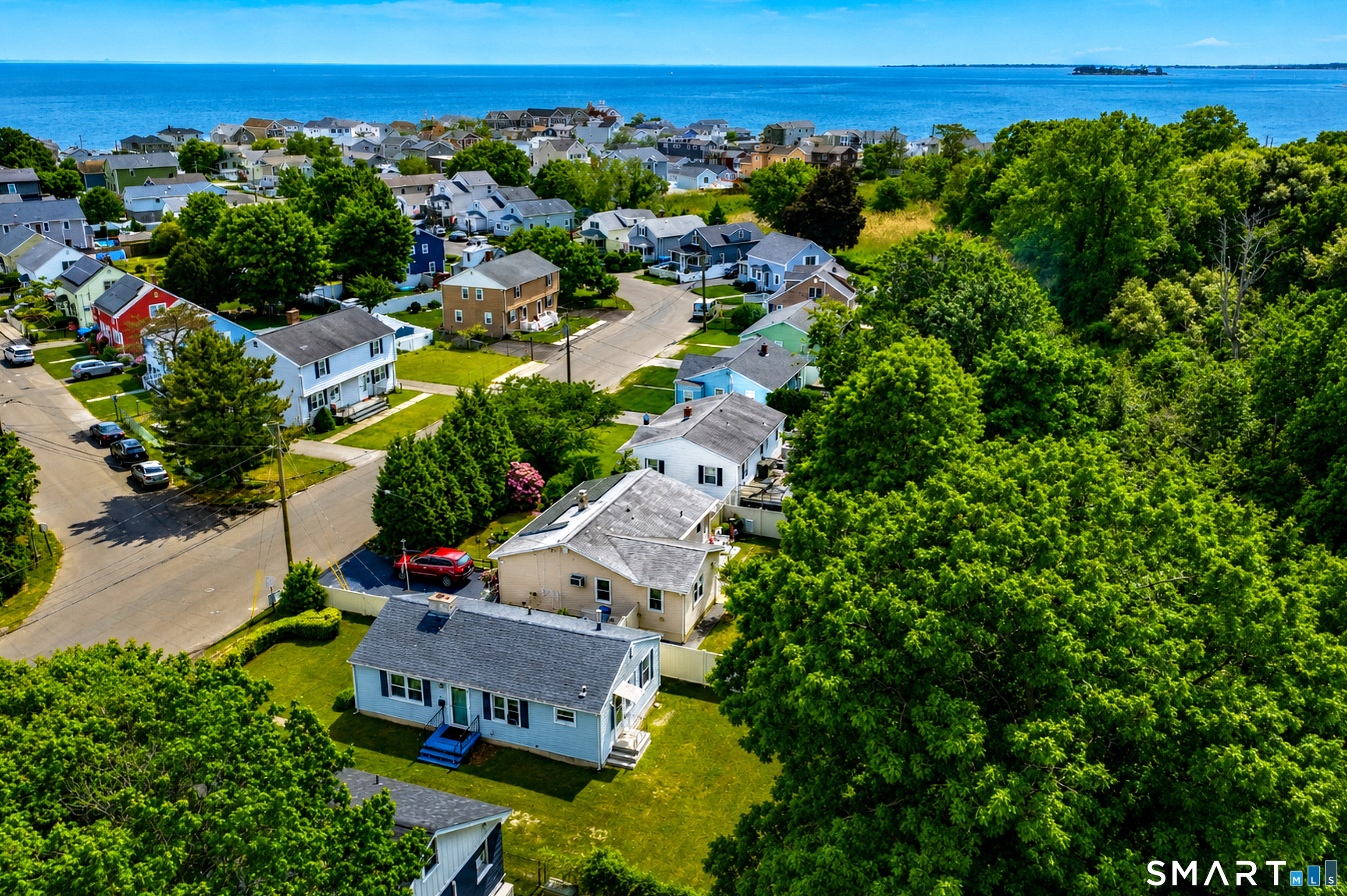 92 Elaine Road Milford, CT 06460 - Photo 3 of 9