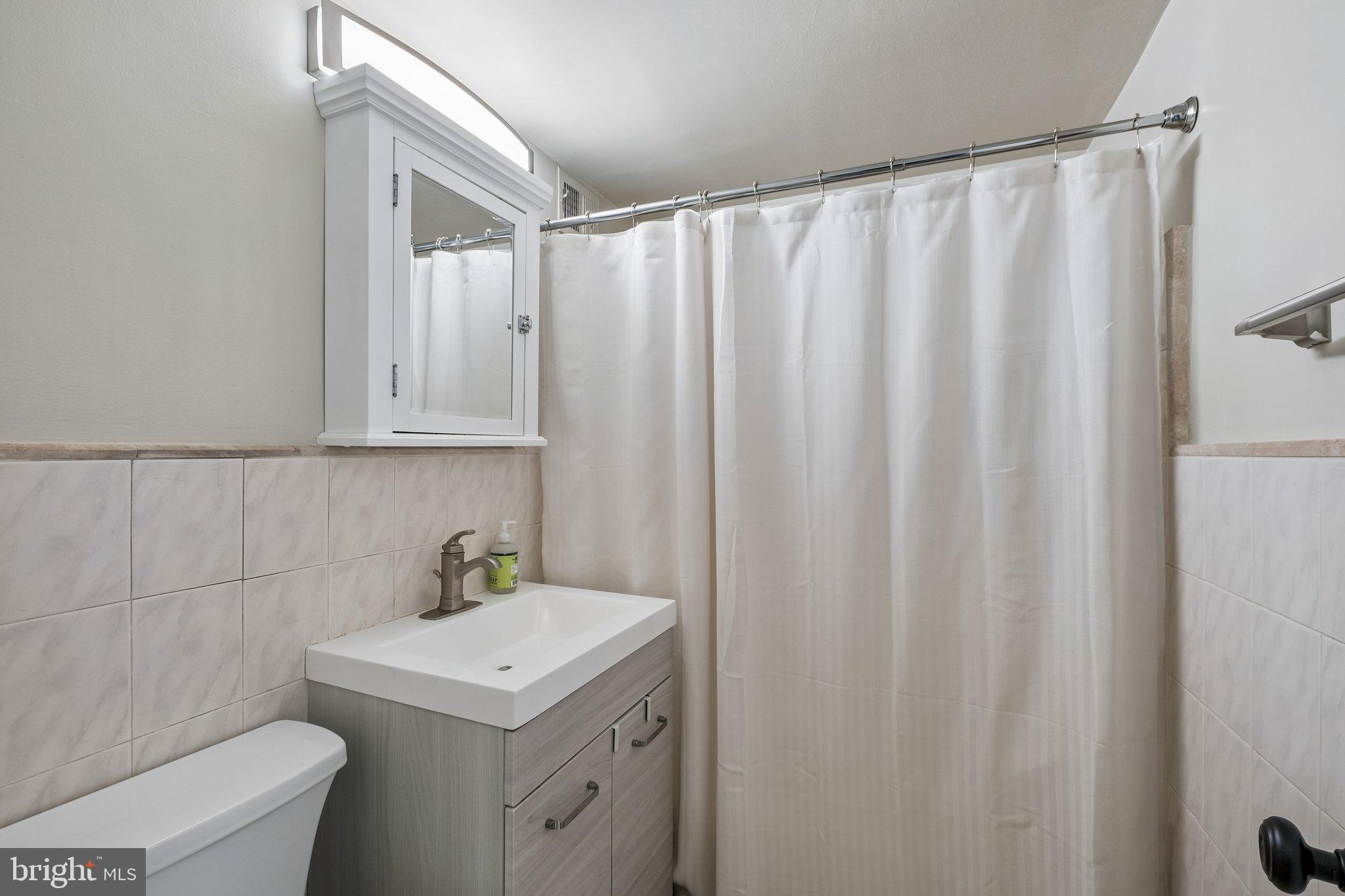 2101 Chestnut Street, Unit 1019 Philadelphia, PA 19103 - Photo 18 of 26