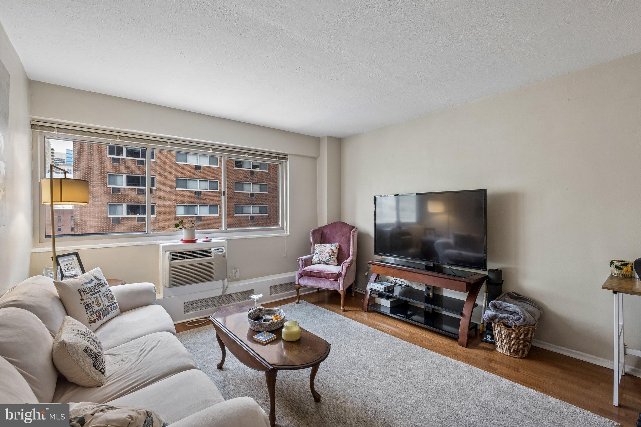 2101 Chestnut Street, Unit 1019 Philadelphia, PA 19103 - Photo 4 of 26