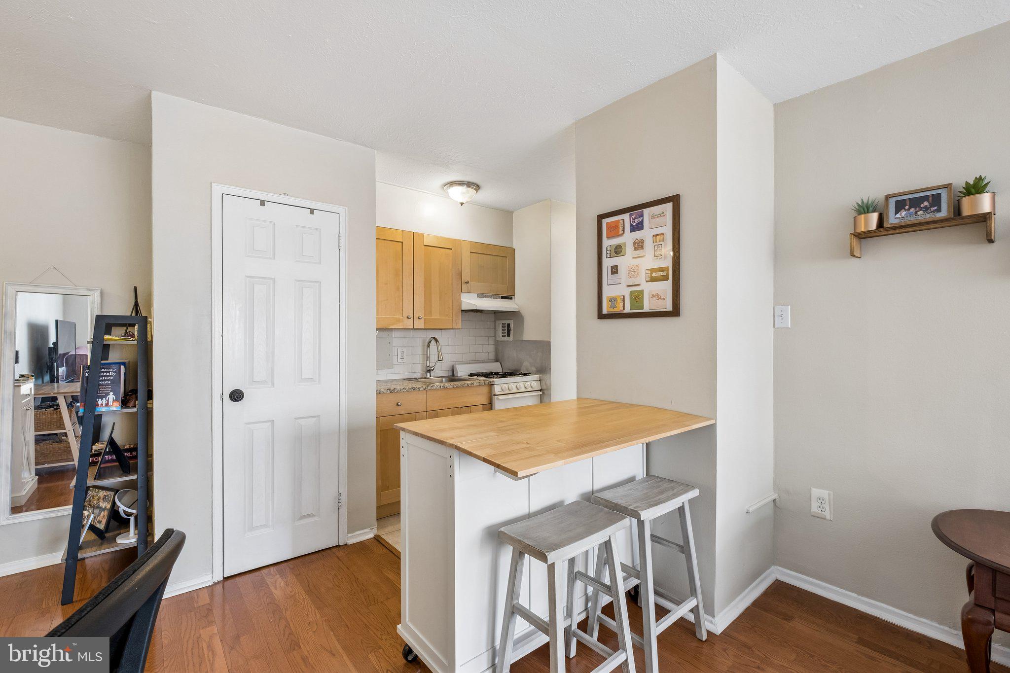 2101 Chestnut Street, Unit 1019 Philadelphia, PA 19103 - Photo 8 of 26