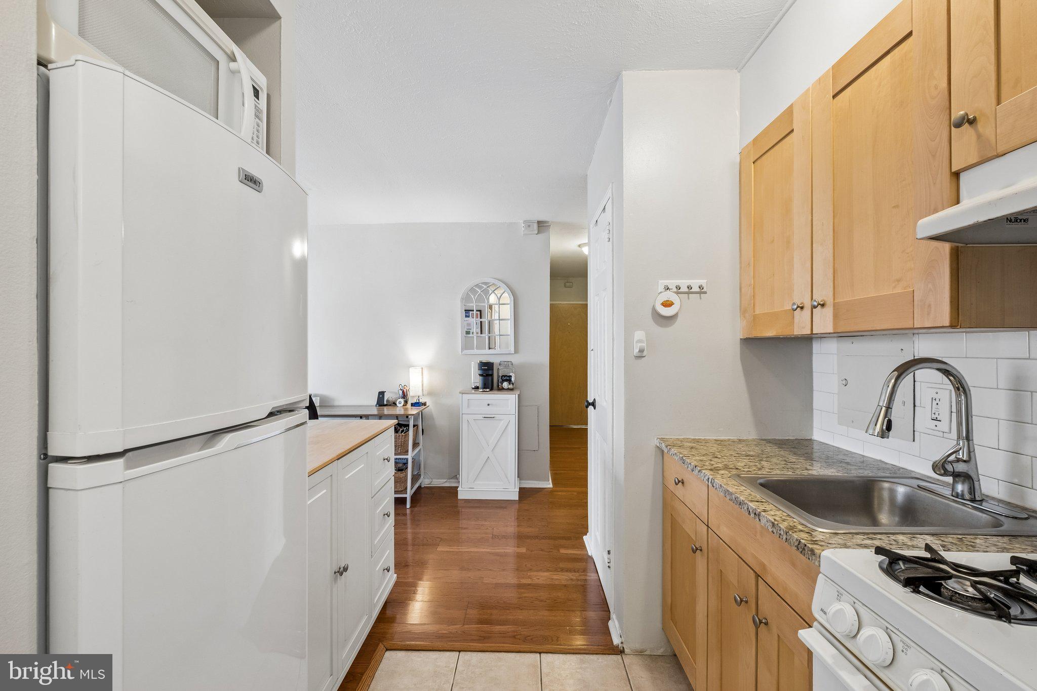 2101 Chestnut Street, Unit 1019 Philadelphia, PA 19103 - Photo 9 of 26