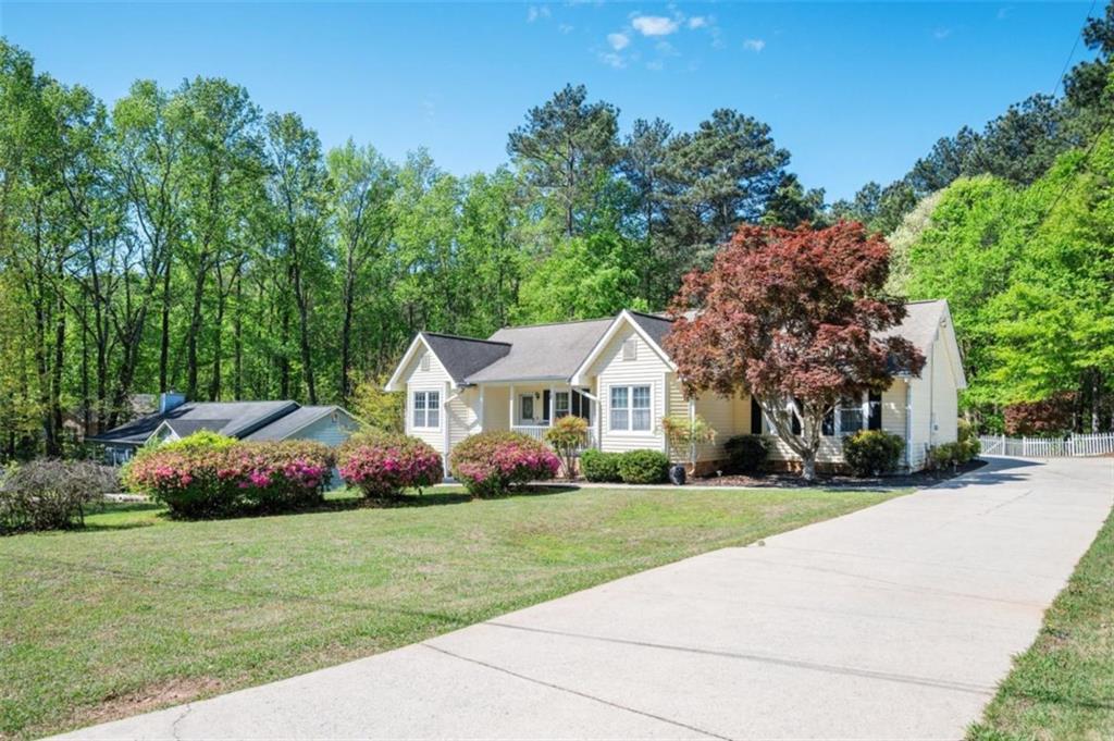 129 Landover Drive Stockbridge, GA 30281 - Photo 3 of 30