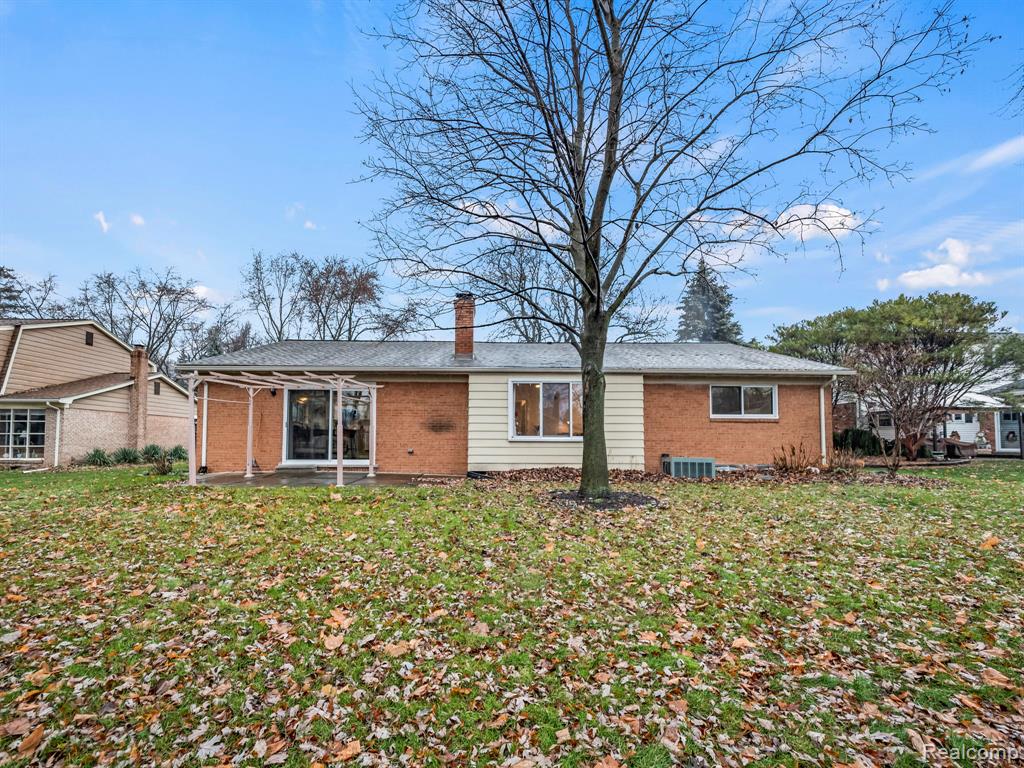 980 Briston Drive Rochester Hills, MI 48307 - Photo 5 of 41