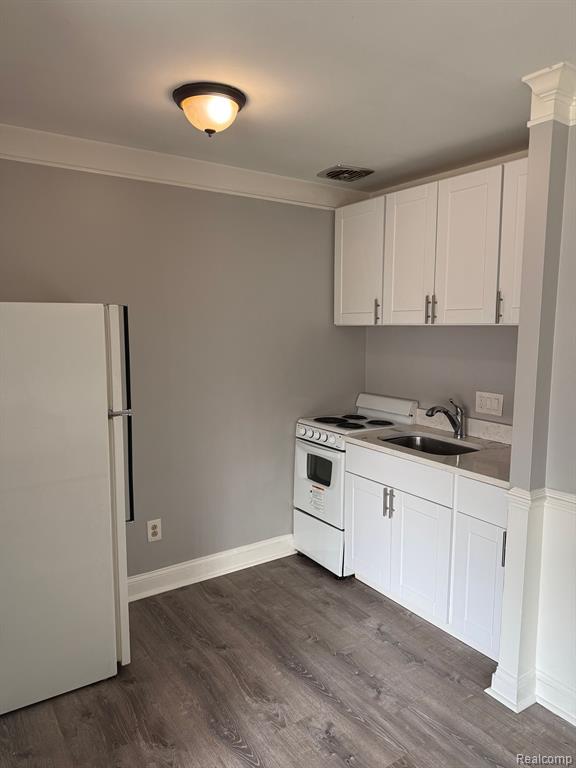 3935 Devon Road Royal Oak, MI 48073 - Photo 2 of 7