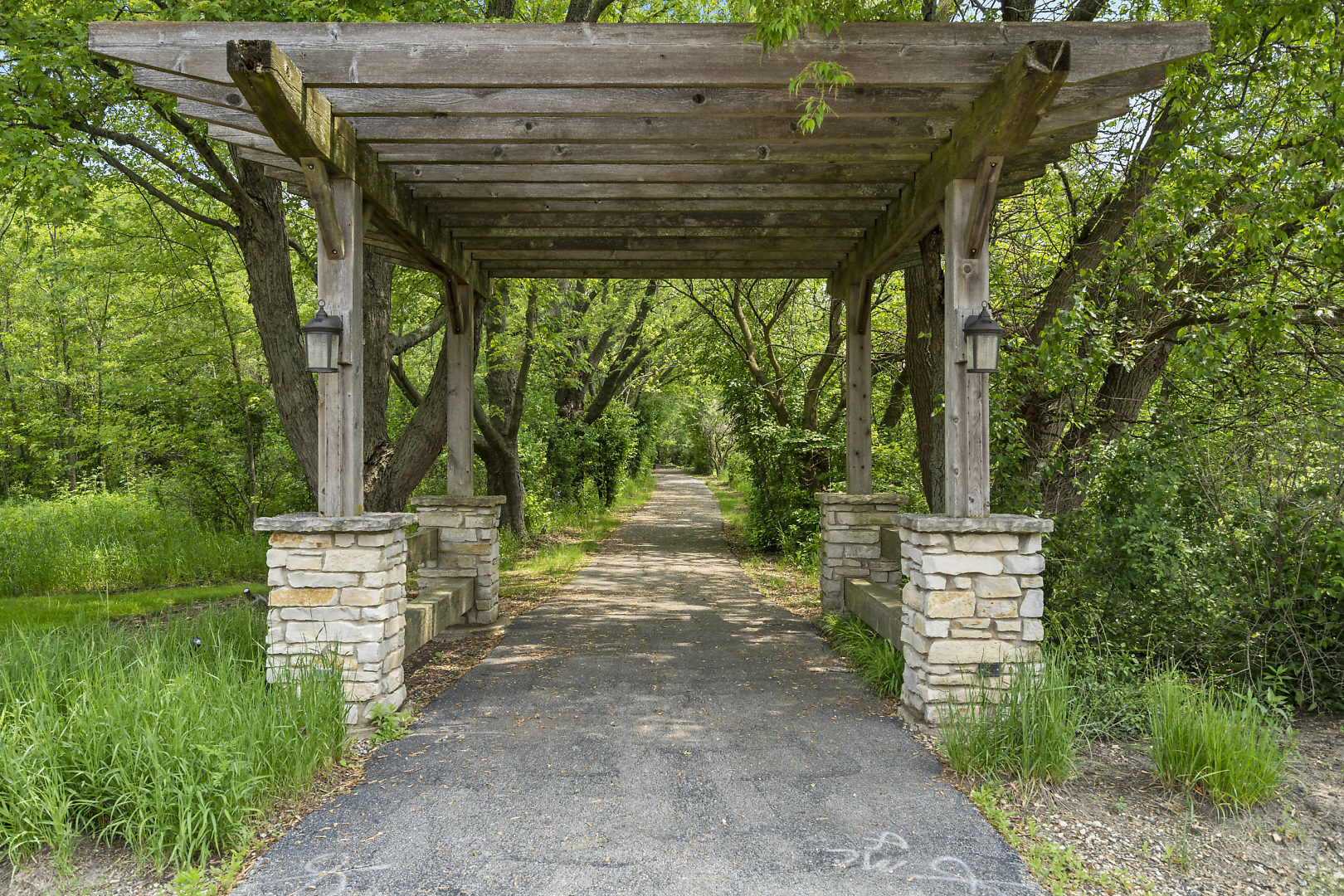 S970 Newton Square Geneva, IL 60134 - Photo 30 of 35 a view of outdoor space and yard