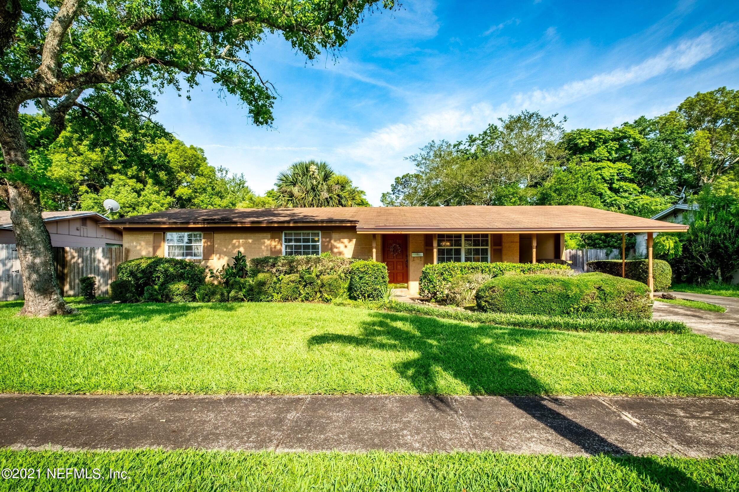 4032 Pelican Road Jacksonville, FL 32207 - Photo 1 of 33 Front