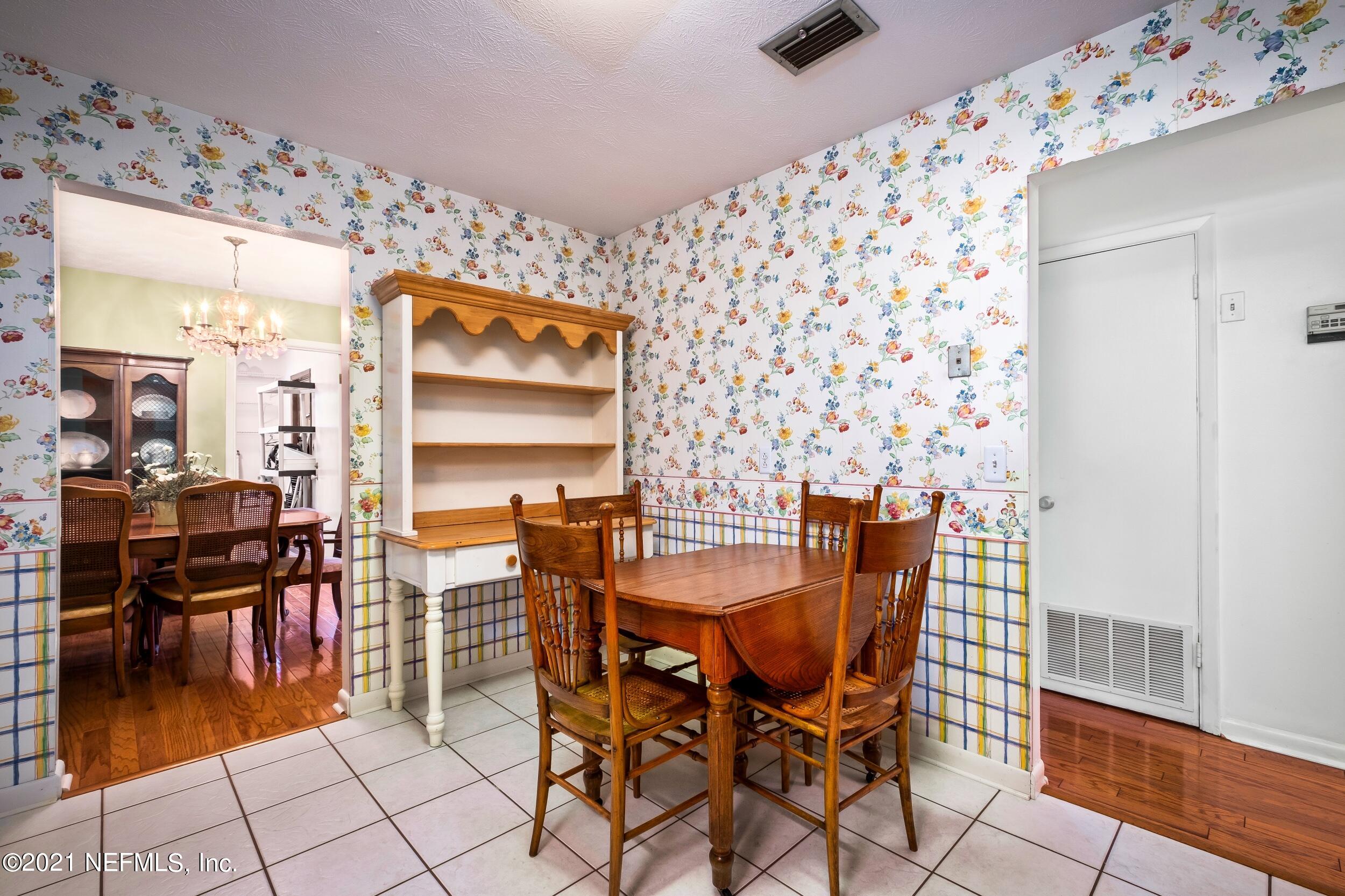 4032 Pelican Road Jacksonville, FL 32207 - Photo 10 of 33 Kitchen