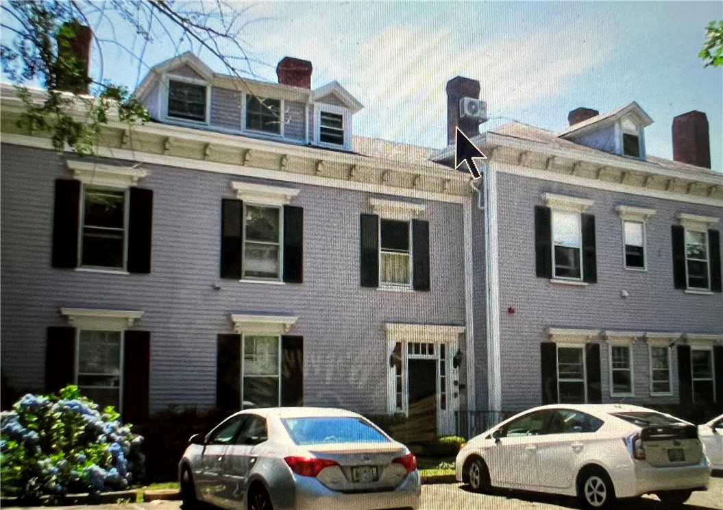 23 Old Beach Road, Unit 3 Newport, RI 02840 - Photo 1 of 8 Gallery Image 1