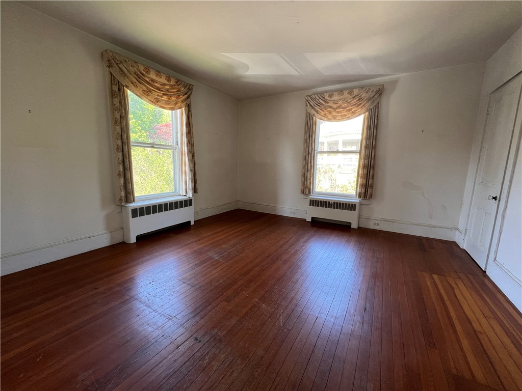 23 Old Beach Road, Unit 3 Newport, RI 02840 - Photo 4 of 8 Gallery Image 4