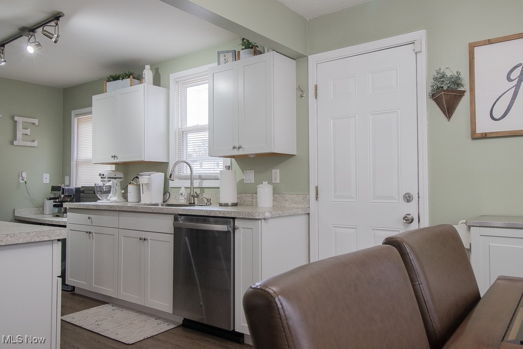 1094 Piermont Road Cleveland, OH 44121 - Photo 8 of 38 Gallery Image 8