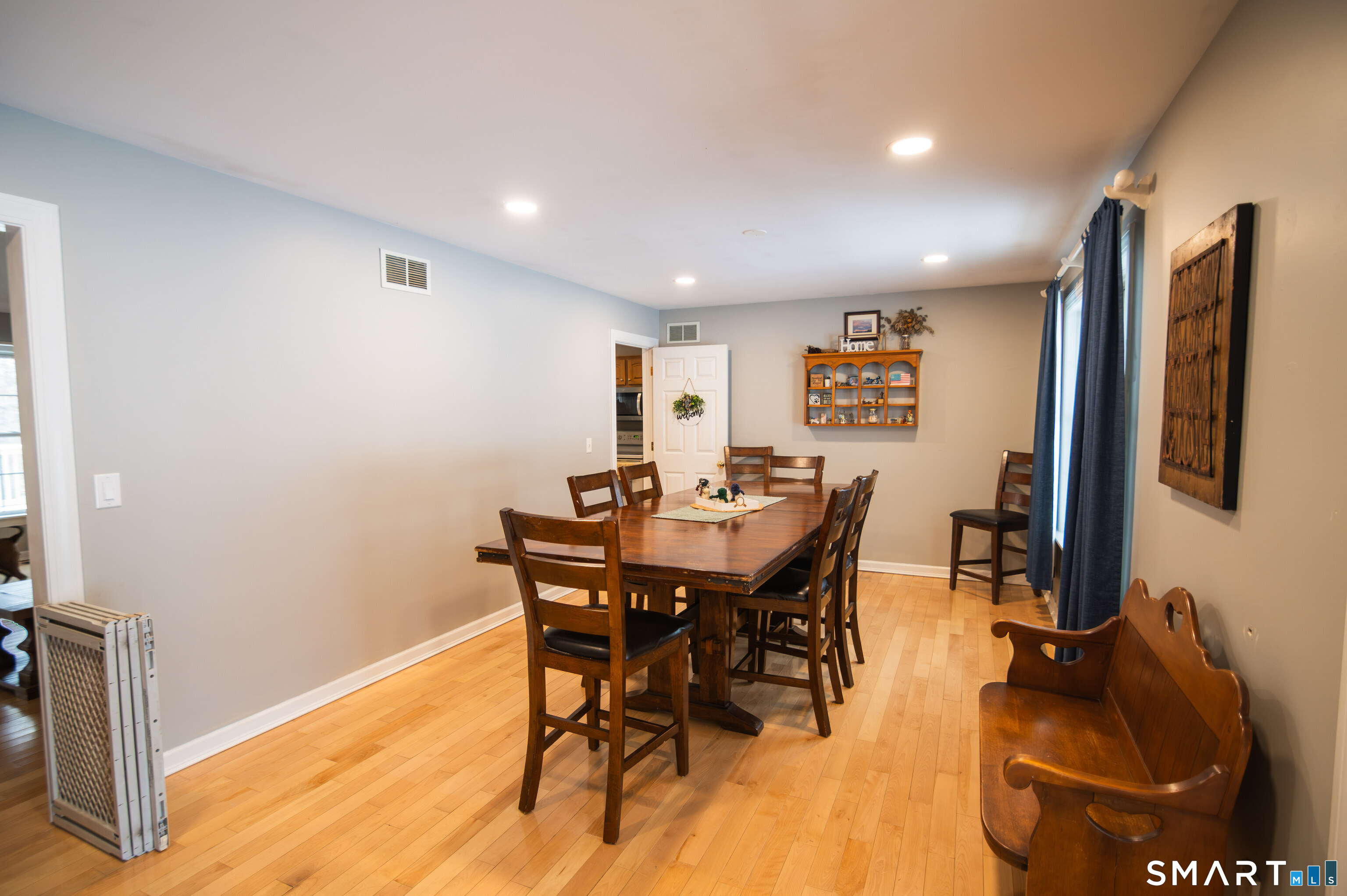 370 Tripp Hollow Road Brooklyn, CT 06234 - Photo 2 of 32