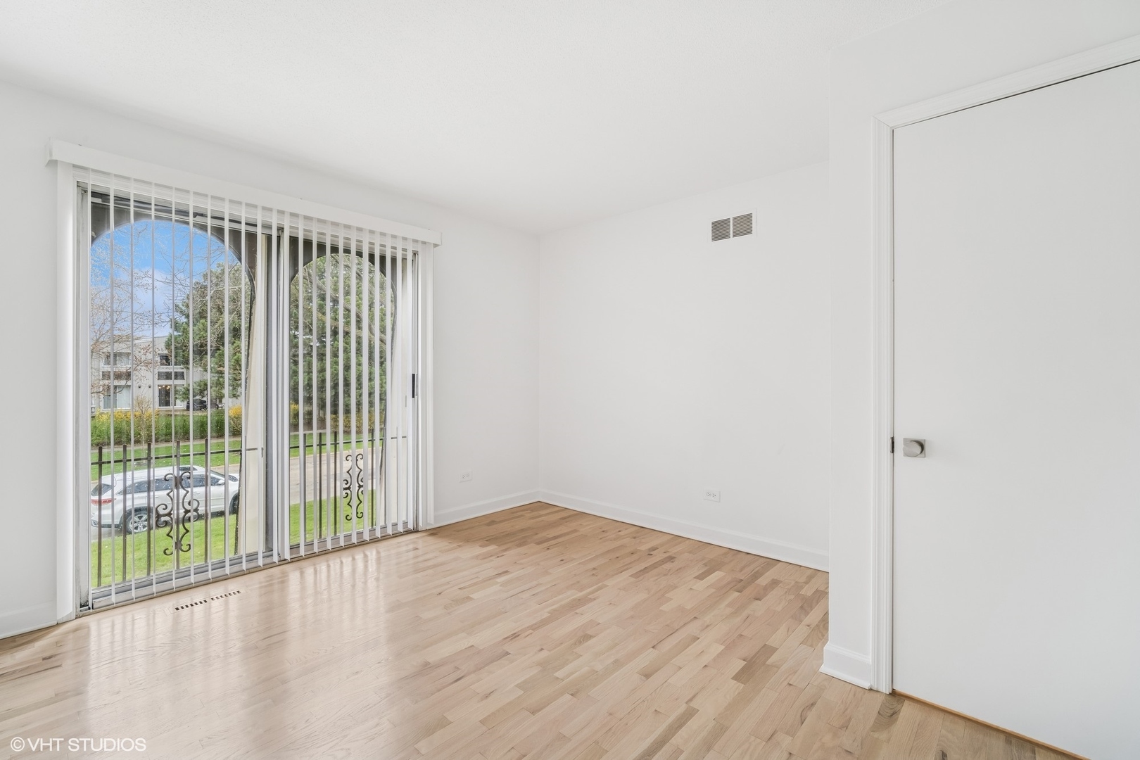 2659 Greenwood Road Northbrook, IL 60062 - Photo 9 of 16