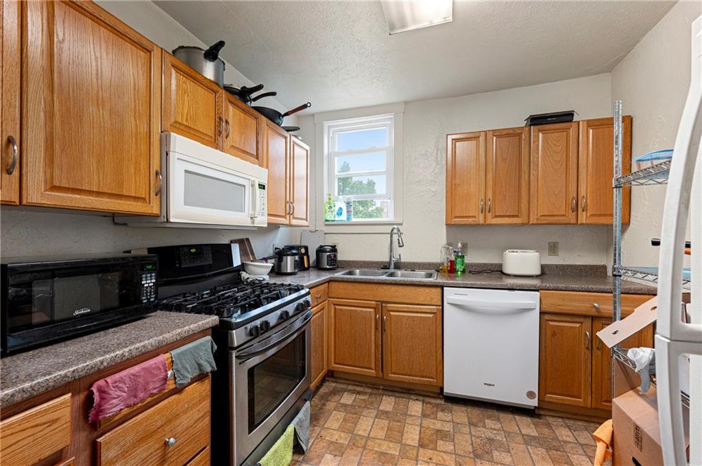 129 Burrows Street Pittsburgh, PA 15213 - Photo 12 of 29 Gallery Image 12